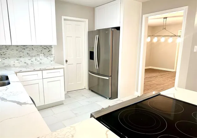 Photo 4 of Sale Pending at 727 Romaine Ln, Houston, TX 77090 | MLS# 39417121 | Listing updated on 2026-09-03