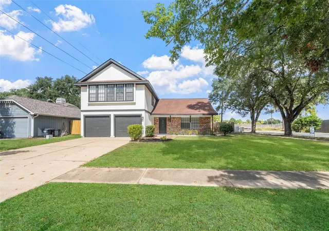 Photo 2 of Single family home for sale at 10402 Trading Post Dr, Houston, TX 77064 | MLS# 36088170 | Listing updated on 2026-09-06