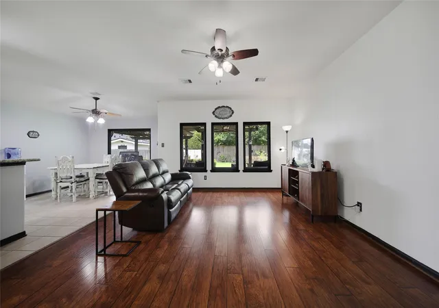 Photo 3 of Single family home for sale at 614 Linden Manor Ct, Spring, TX 77373 | MLS# 16854998 | Listing updated on 2026-09-18