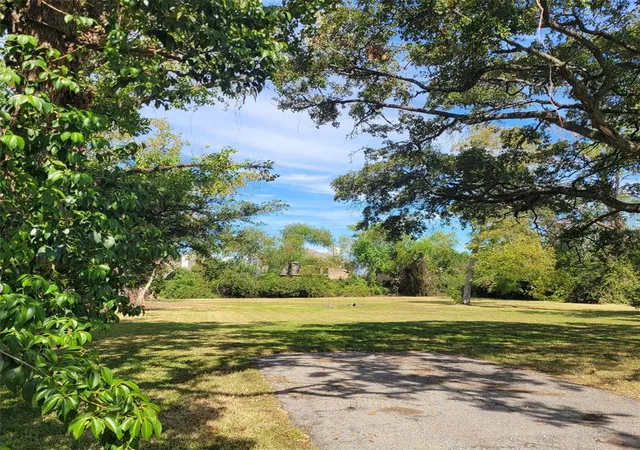 1st image of 1018 E Meyer Rd, Seabrook, TX 77586 | MLS# 52112322