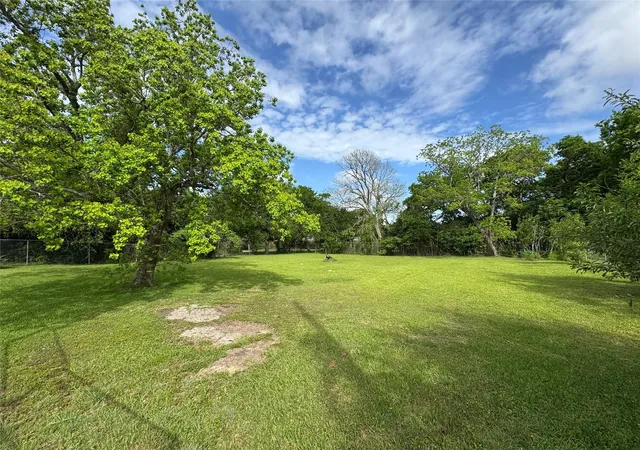 Homes for sale in Baytown, TX | 206 Avenue L, Baytown, TX 77520 | MLS# 58512305