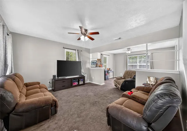 5th image of 7436 Harlem St, Baytown, TX 77521 | MLS# 38223647