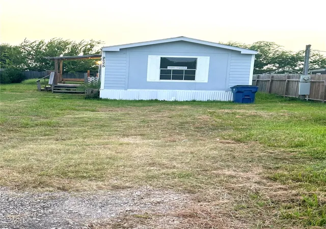 2nd image of 2525 Oyster Creek Bend Bend, Freeport, TX 77541 | MLS# 7286599