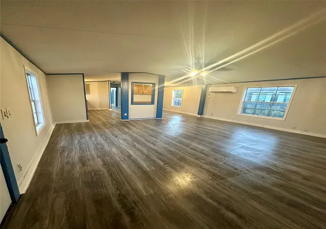 4th image of 2525 Oyster Creek Bend Bend, Freeport, TX 77541 | MLS# 7286599
