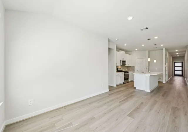 Photo 3 of Single family home for sale at 31033 Amalfi Cliff Dr, Huffman, TX 77336 | MLS# 41507022 | Listing updated on 2026-10-10