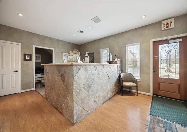 5th image of 1931 Richmond Ave, Houston, TX 77098 | MLS# 64185737