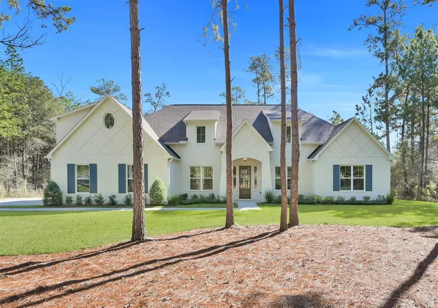 Photo 2 of Single family home for sale at 136 Grand View, Huntsville, TX 77340 | MLS# 32091976 | Listing updated on 2026-08-31