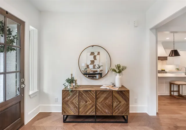 Photo 4 of Single family home for sale at 136 Grand View, Huntsville, TX 77340 | MLS# 32091976 | Listing updated on 2026-08-31