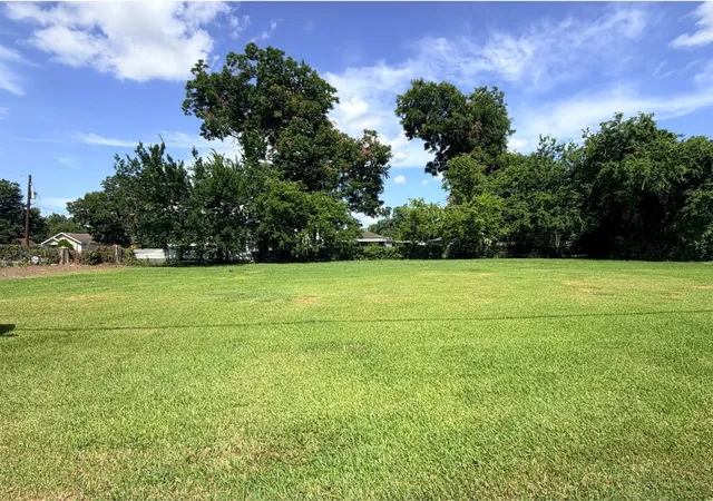 Photo 1 of Land for sale at 2016 Lockwood Dr, Houston, TX 77020 | MLS# 68159908 | Listing updated on 2026-08-03