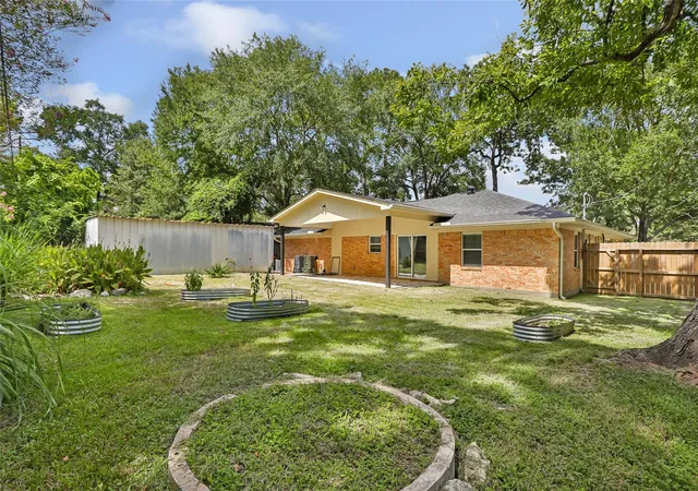 Photo 4 of Sale Pending at 1711 N Thompson St, Conroe, TX 77301 | MLS# 52396113 | Listing updated on 2026-09-20