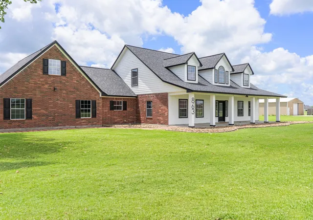 Photo 1 of Single family home for sale at 863 Bunkhouse Trl, Angleton, TX 77515 | MLS# 88256350 | Listing updated on 2026-09-08