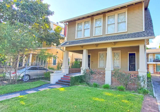1st image of 808 W Main St, Houston, TX 77006 | MLS# 19978602