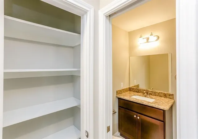 32nd image of 808 W Main St, Houston, TX 77006 | MLS# 19978602
