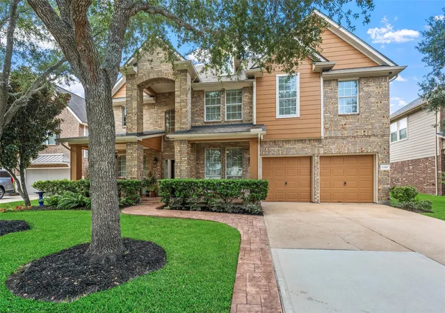 2nd image of 13106 Hampton Bay Dr, Pearland, TX 77584 | MLS# 26387753
