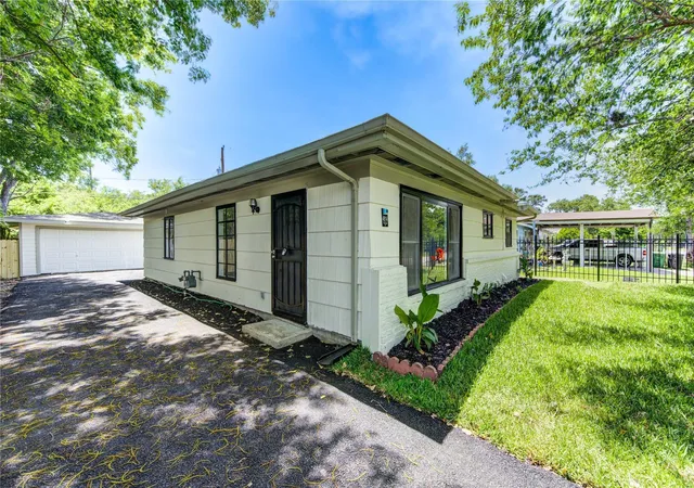 Photo 1 of Single family home for sale at 4914 Pershing St, Houston, TX 77033 | MLS# 89063892 | Listing updated on 2026-08-04