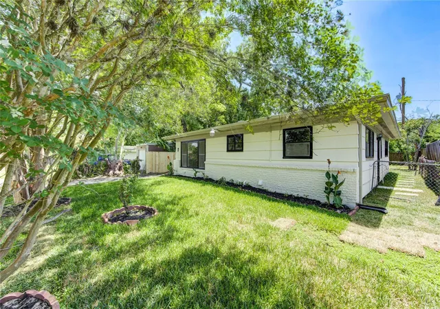 Photo 2 of Single family home for sale at 4914 Pershing St, Houston, TX 77033 | MLS# 89063892 | Listing updated on 2026-08-04