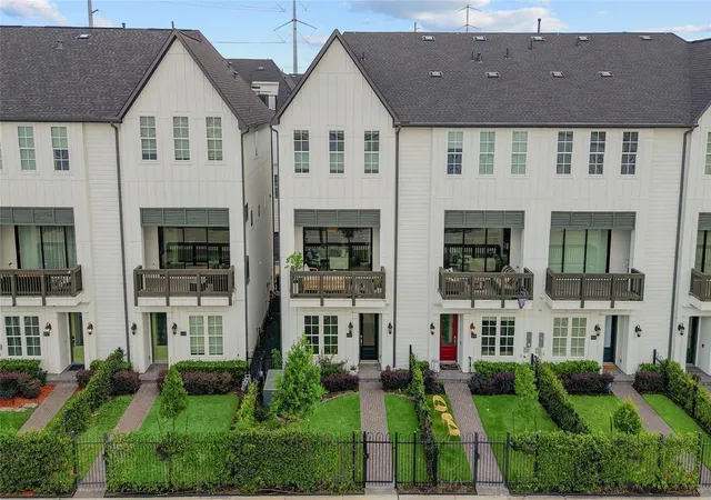 Homes for sale in Houston, TX | 3317 W 11th St, Houston, TX 77008 | MLS# 39999650
