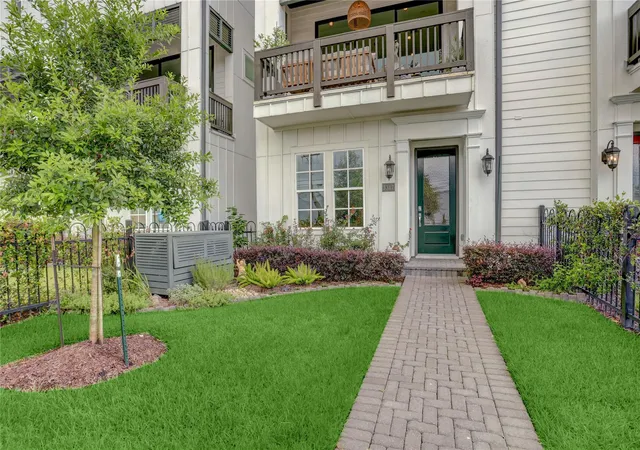 Homes for sale in Houston, TX | 3317 W 11th St, Houston, TX 77008 | MLS# 39999650