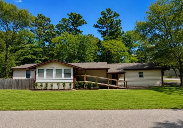 Photo 1 of Single family home for sale at 120 Westlake Rd, Trinity, TX 75862 | MLS# 2495521 | Listing updated on 2026-08-29