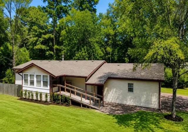 Photo 2 of Single family home for sale at 120 Westlake Rd, Trinity, TX 75862 | MLS# 2495521 | Listing updated on 2026-08-29