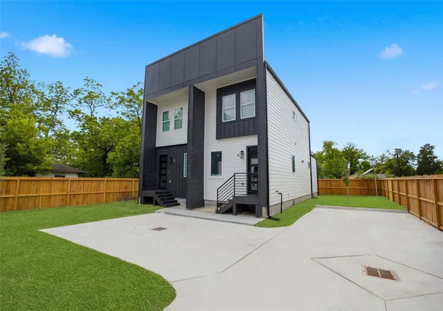 2nd image of 6103 Shotwell St, Houston, TX 77028 | MLS# 30924055