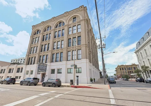 Homes for sale in Galveston, TX | 2400 Mechanic St #103, Galveston, TX 77550 | MLS# 3693177