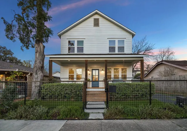 Homes for sale in Houston, TX | 910 Northwood St, Houston, TX 77009 | MLS# 13007560