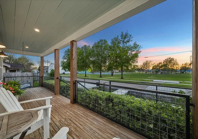 Homes for sale in Houston, TX | 910 Northwood St, Houston, TX 77009 | MLS# 13007560