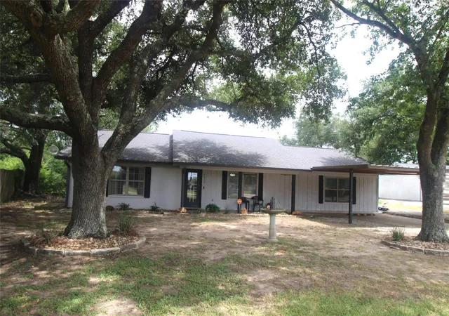 Photo 2 of Single family home for sale at 1319 N Tammye Ln W, Madisonville, TX 77864 | MLS# 38784821 | Listing updated on 2026-08-24