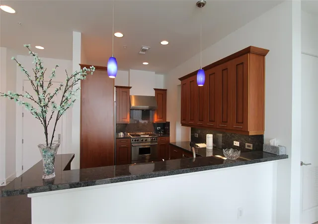2nd image of 4821 Nasa Pkwy #6SE, Seabrook, TX 77586 | MLS# 76386284