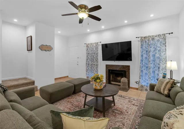 5th image of 7294 Regency Square Ct, Houston, TX 77036 | MLS# 48181298
