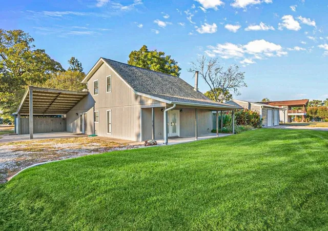 1st image of 241 Bluff Dr, Livingston, TX 77351 | MLS# 27956857