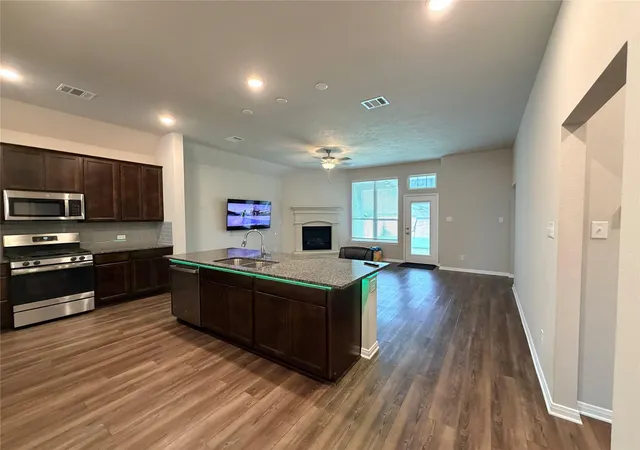 4th image of 2079 Muscadine Trl, Brenham, TX 77833 | MLS# 40040648