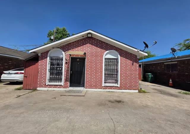 1st image of 2415 W Little York Rd #D, Houston, TX 77091 | MLS# 39763957