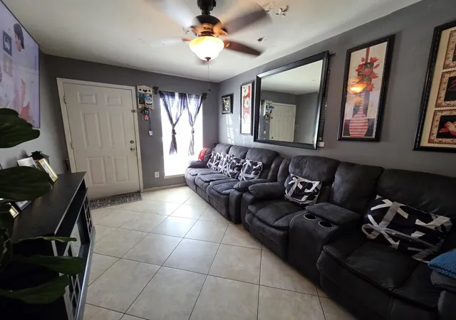 3rd image of 2415 W Little York Rd #D, Houston, TX 77091 | MLS# 39763957