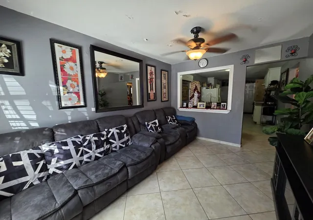 4th image of 2415 W Little York Rd #D, Houston, TX 77091 | MLS# 39763957