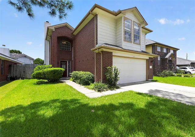 Photo 1 of Sale Pending at 11410 Brk Meadow Dr, Houston, TX 77089 | MLS# 78706012 | Listing updated on 2026-09-10