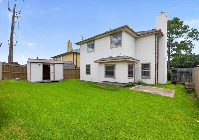 Photo 3 of Sale Pending at 11410 Brk Meadow Dr, Houston, TX 77089 | MLS# 78706012 | Listing updated on 2026-09-10