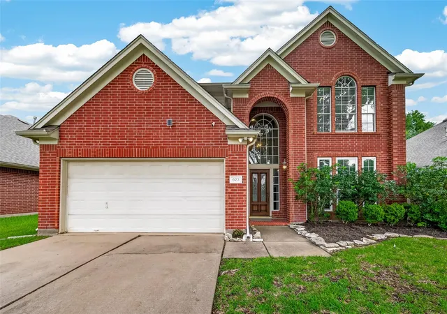 Homes for sale in Sugar Land, TX | 623 Deer Hollow Dr, Sugar Land, TX 77479 | MLS# 90138495