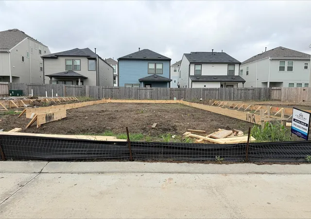 2nd image of 11412 Velvet Fields Dr, Houston, TX 77047 | MLS# 17217932