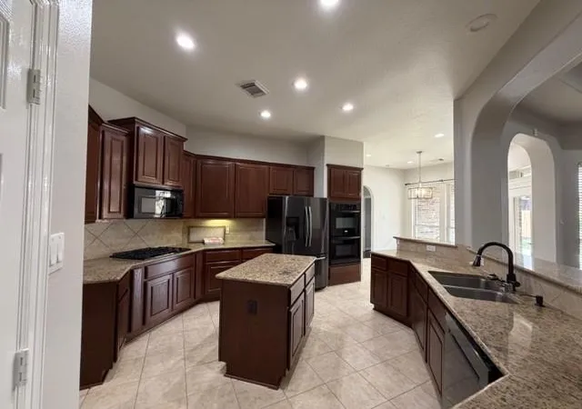 Photo 4 of Single family home for sale at 14511 Ivy Wood Ct, Humble, TX 77396 | MLS# 5963480 | Listing updated on 2026-06-29