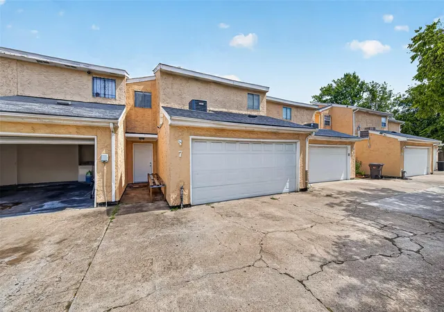 2nd image of 11411 Harwin Dr #7, Houston, TX 77072 | MLS# 83602356