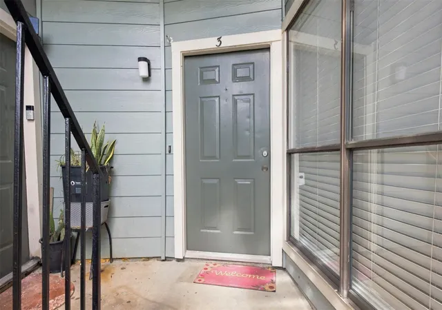 2nd image of 3754 Tanglewilde St #C3, Houston, TX 77063 | MLS# 76477161