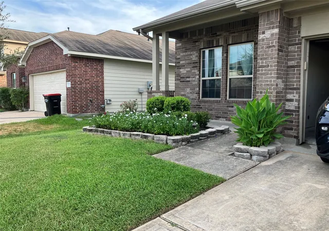 Photo 3 of Single family home for sale at 2226 Altman Trl, Houston, TX 77014 | MLS# 98557726 | Listing updated on 2026-10-05