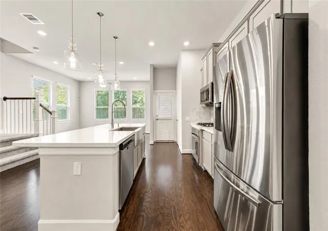 Photo 3 of Single family home for sale at 1905 Kirby Landing Dr, Houston, TX 77051 | MLS# 37251196 | Listing updated on 2026-07-19