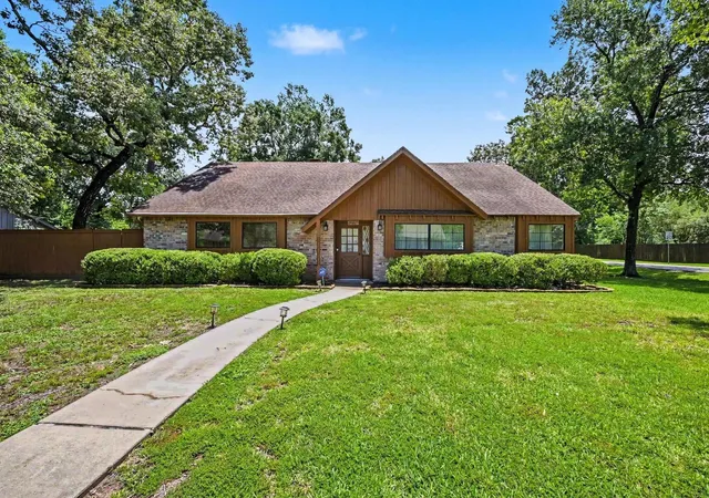 2nd image of 26222 Oakhurst Dr, Spring, TX 77386 | MLS# 895986