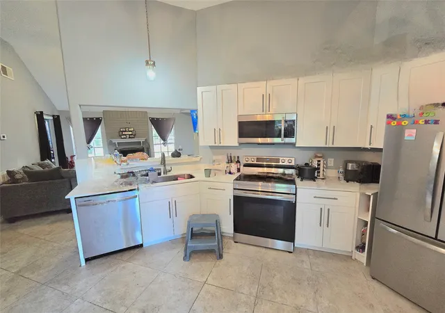 Photo 3 of Single family home for sale at 5205 Winding Brook Dr, Dickinson, TX 77539 | MLS# 54069029 | Listing updated on 2026-09-04