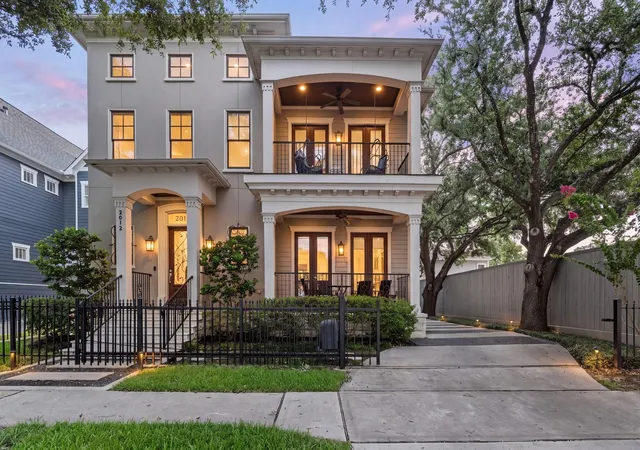 Photo 1 of Sale Pending at 2012 Harvard St, Houston, TX 77008 | MLS# 93925785 | Listing updated on 2026-09-15