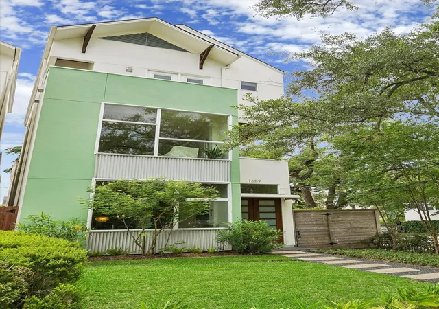 Photo 2 of Single family home for sale at 1659 Colquitt St, Houston, TX 77006 | MLS# 55956063 | Listing updated on 2026-09-13