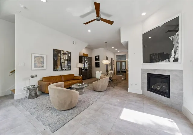 Photo 3 of Single family home for sale at 1659 Colquitt St, Houston, TX 77006 | MLS# 55956063 | Listing updated on 2026-09-13